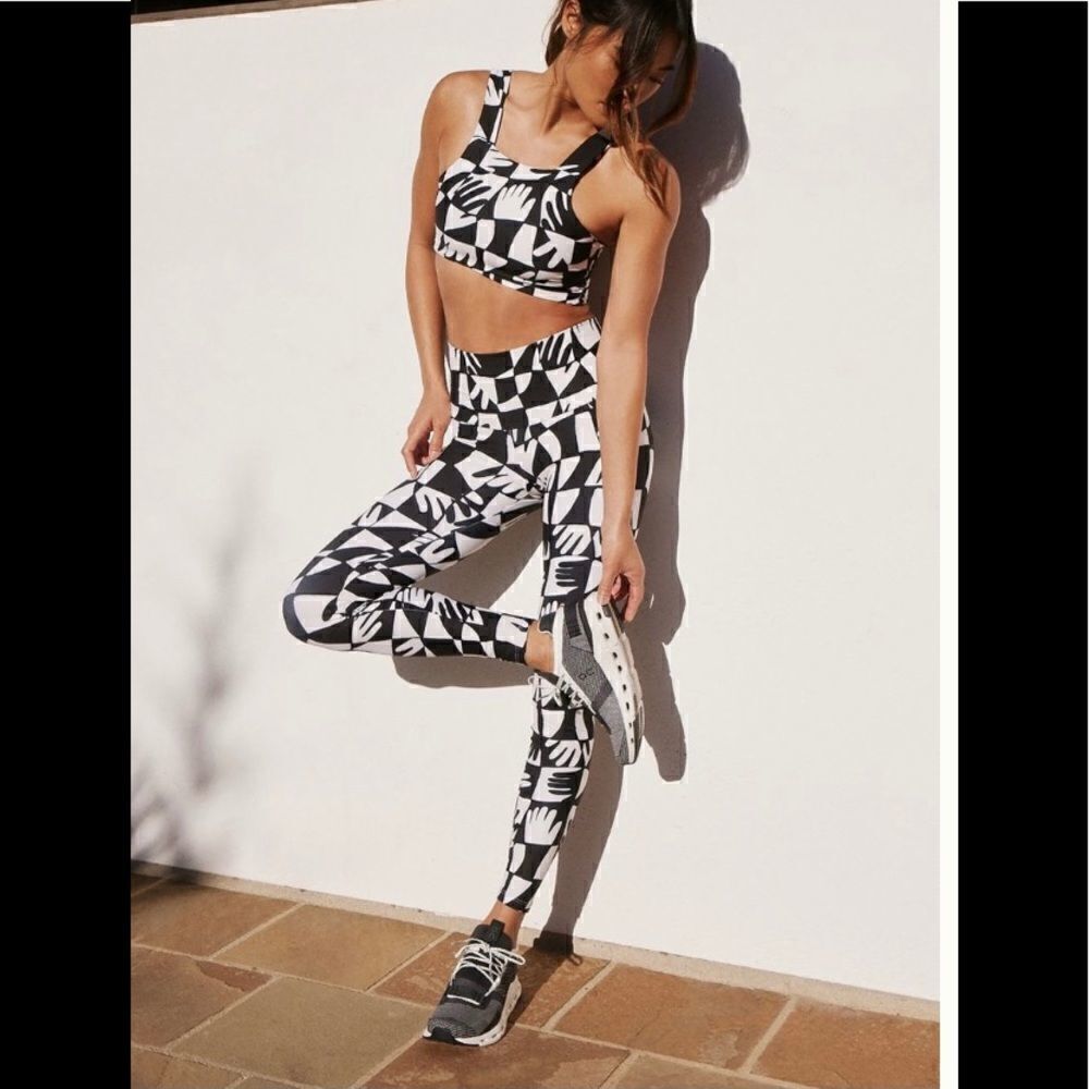 Ani Figures Printed Leggings Black Hand Print